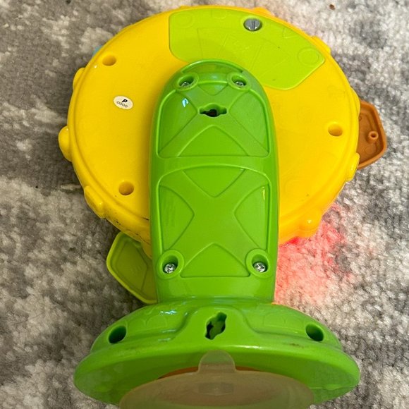 VTech Lil' Critters Spin and Discover Ferris Wheel (green and Yellow) - Picture 2 of 2